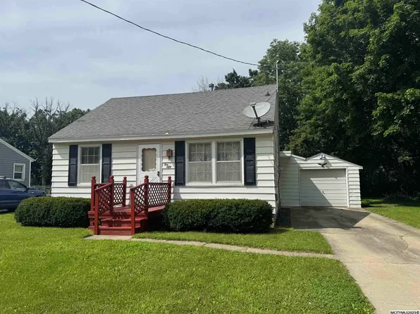 1050 17th St NE, Mason City, IA 50401