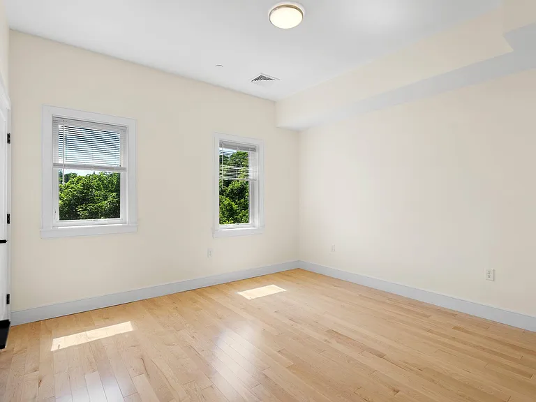 2489 Washington St #2A — Photo 17