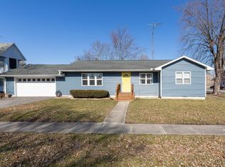 112 E College Ave, Morocco, IN