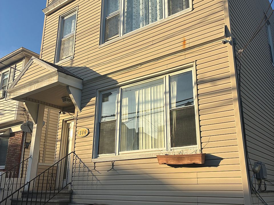 1st image of 314 Pearsall Ave #1