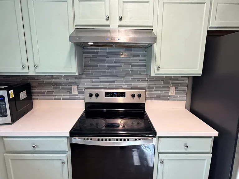 142 NW Dorchester St — Photo 25
