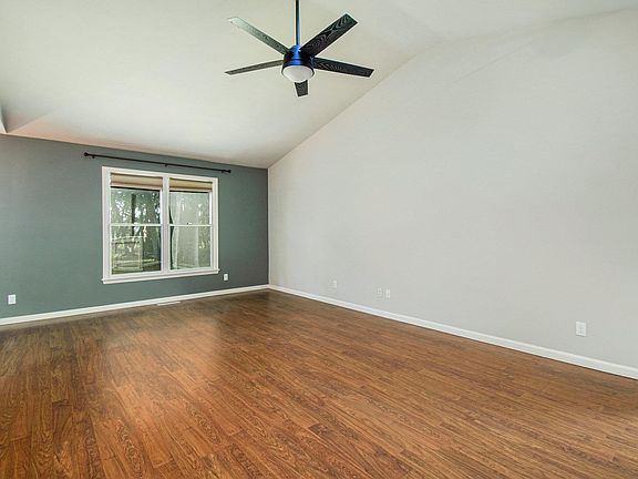 5th image of 23235 Oakleaf Dr N
