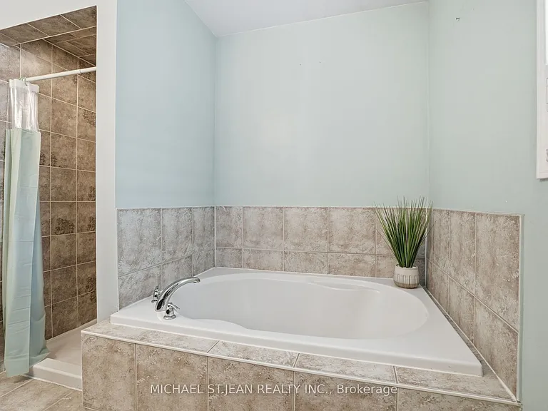 63 Fowler Dr — Photo 32