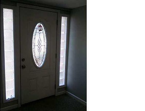 3rd image of 400 Lynch Ave