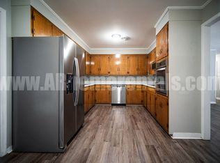 707 S Davis St #B, Conway, AR 72034