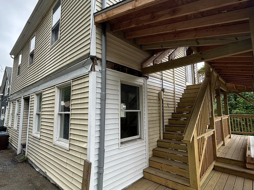 27 N Main St #1