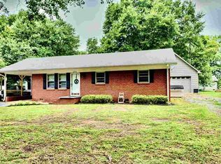 121 Hicks Dr, Inman, SC 29349