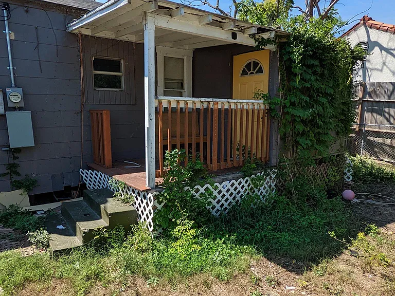 435 Vanderbilt St — Photo 7