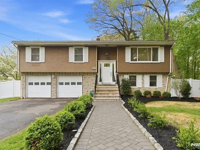 1067 Stasia St, Teaneck, NJ, 07666