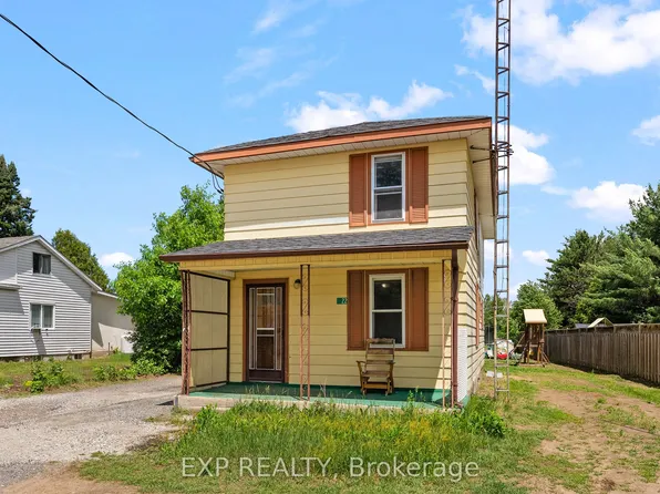 22 Lane St, Madawaska Valley, ON K0J 1B0