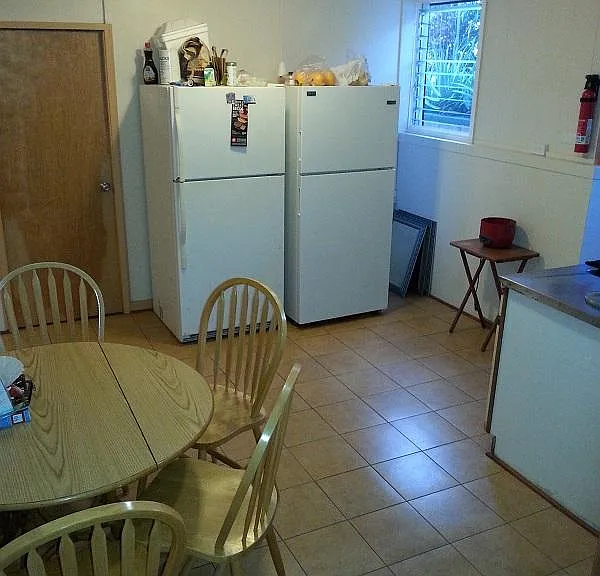 2212 Metcalf St — Photo 3