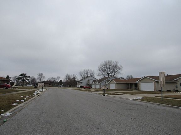 4th image of 1104 Cambridge Ln