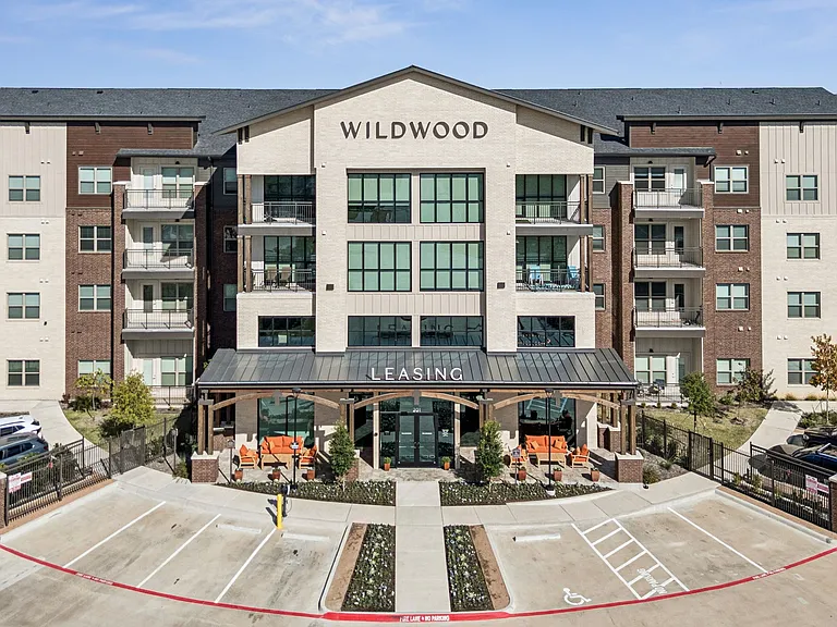 Wildwood Luxury Urban Homes — Photo 47