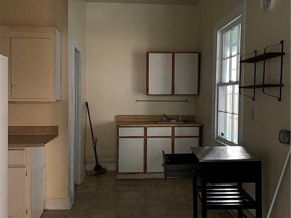 5th image of 515 N 28th St