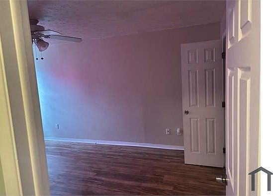 3rd image of 13942 Oakbrook Dr