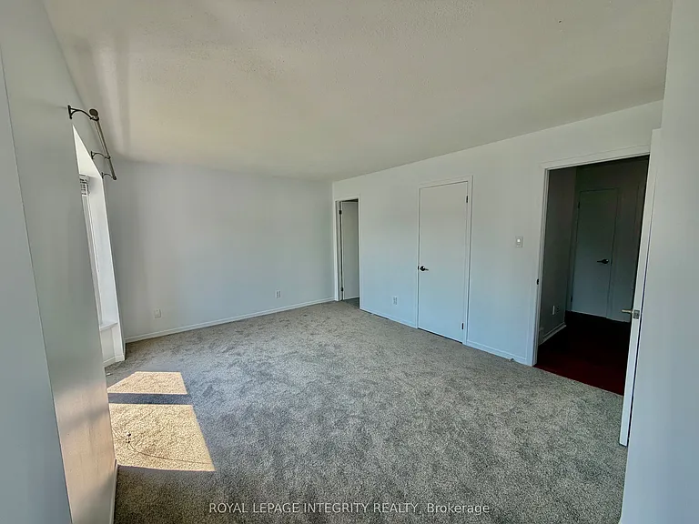 1039 Karsh Dr — Photo 18