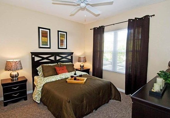 5th image of 2462 13th Ave N APT 304