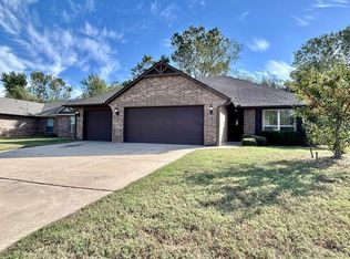 2222 Brook Dr, Choctaw, OK 73020