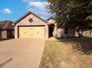 120 Donna Cir, Granbury, TX 76049
