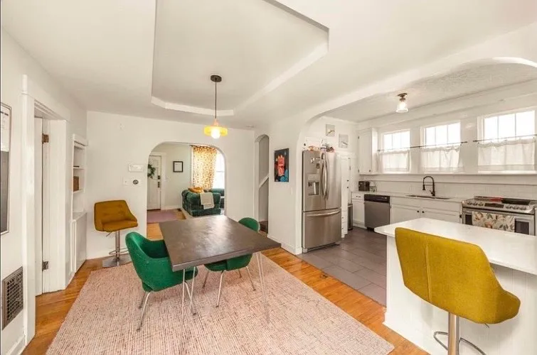1011 Calvert St — Photo 5