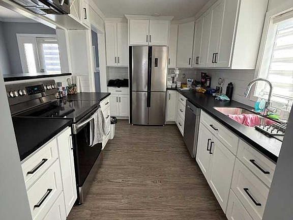 4th image of 10013 W 100th St