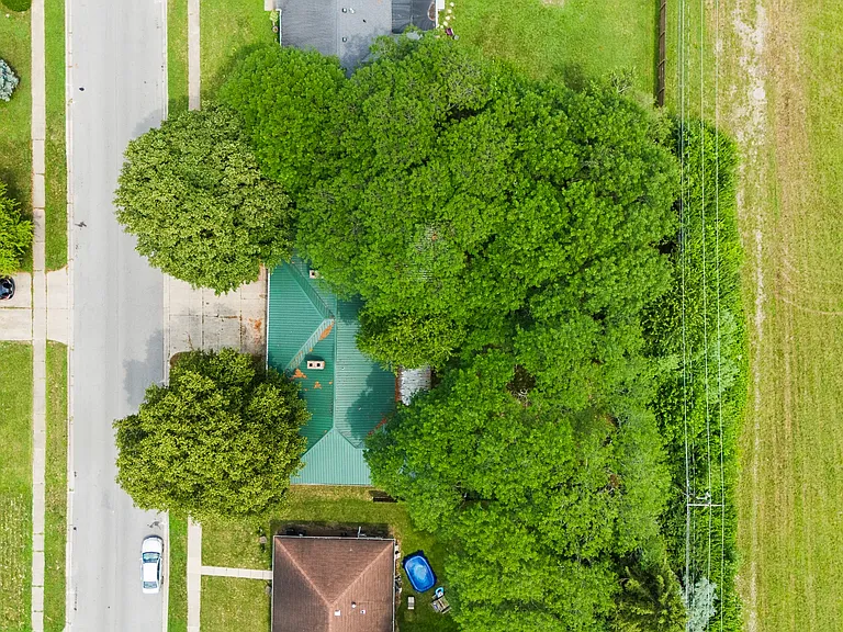 406 Heather St — Photo 6