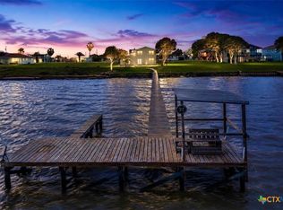 1838 W Bayshore Dr, Palacios, TX 77465
