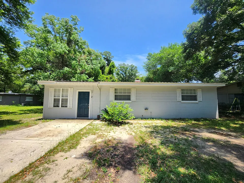 2 Nevada Cir