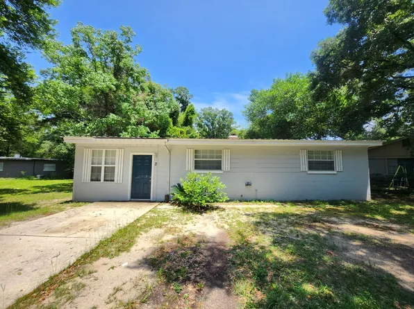 2 Nevada Cir, Pensacola, FL 32505