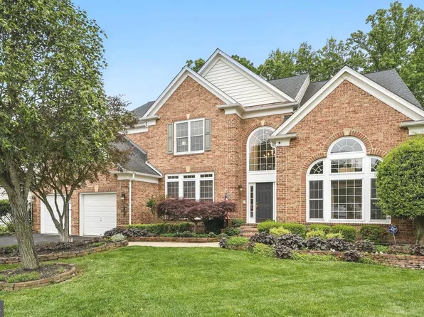 8107 Bluebonnet Dr, Lorton, VA 22079