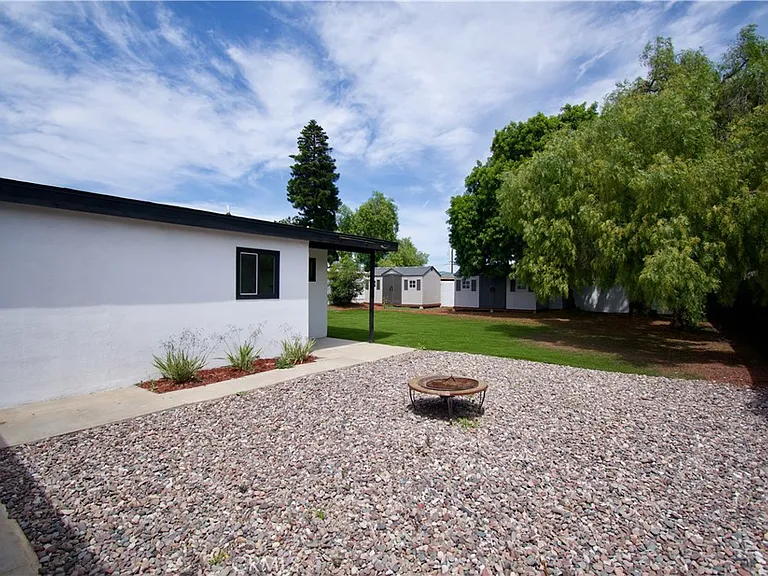 820 Iris Ave — Photo 16