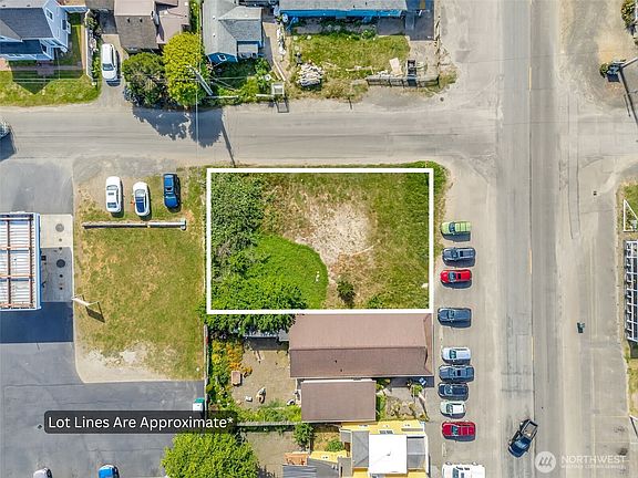3rd image of 1402 Bay Avenue