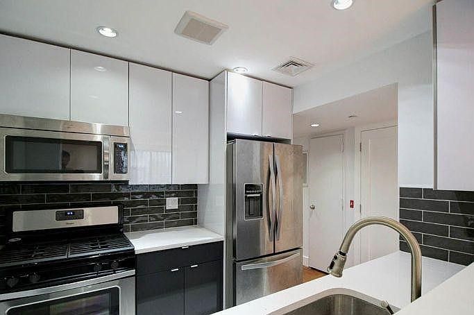 1st image of 18 Jefferson Ave #4