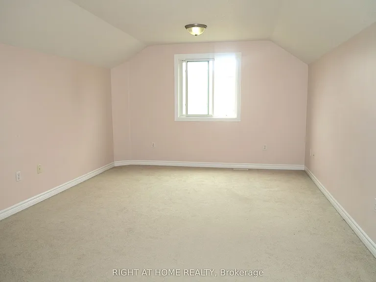 692 Oakcrossing Rd — Photo 18