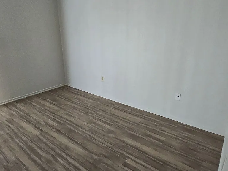 Plymouth Manor Apts — Photo 18
