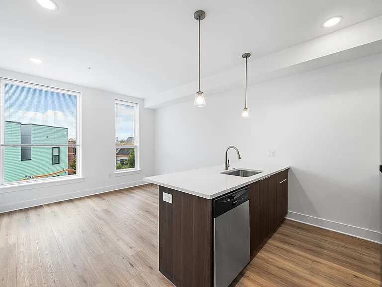 4324 Lancaster Ave — Photo 34