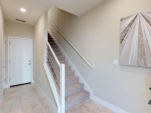4th image of 716 Autumn Meadow Dr