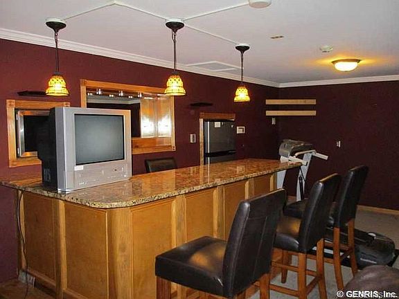 4th image of 6566 Beecher Dr