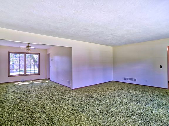 4th image of 39W437 Juliet Dr