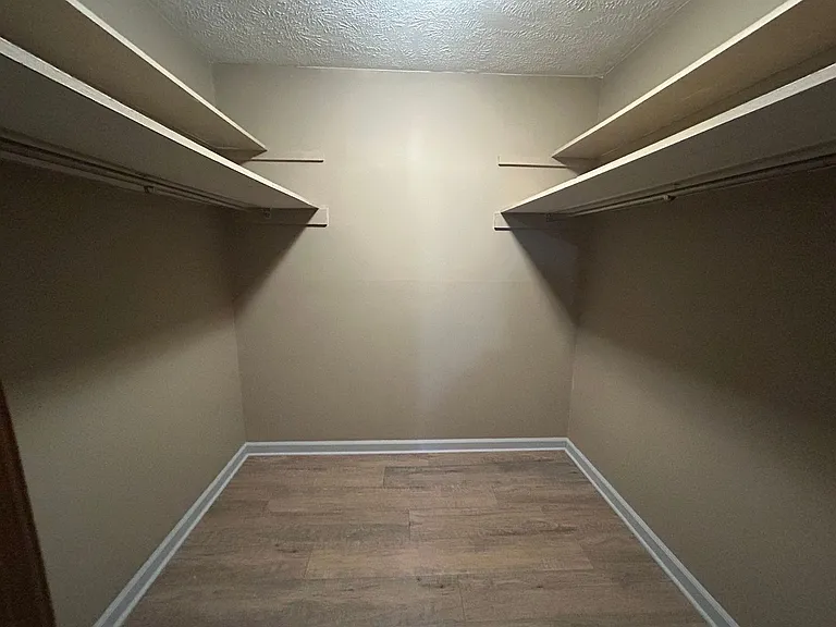 610 Cottonwood Dr — Photo 8