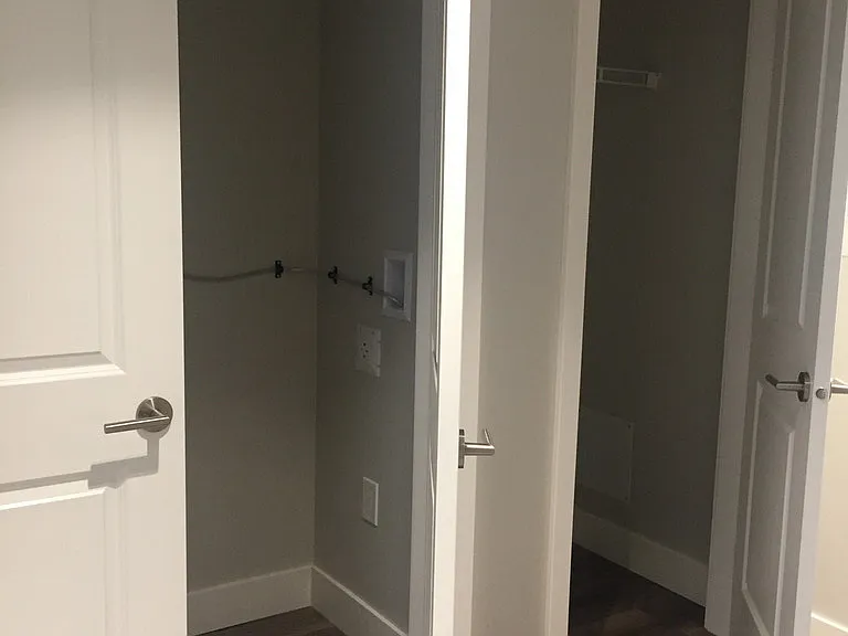 5656 Victoria Dr — Photo 9