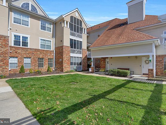 2nd image of 206 Chaucer Ln