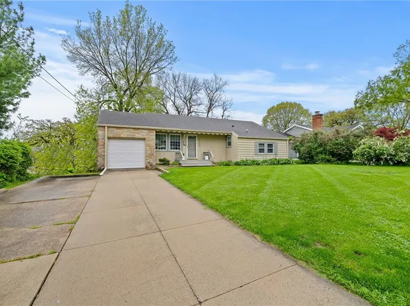 6116 Harwood Dr, Des Moines, IA 50312