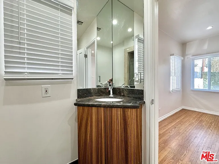 1206 Greenacre Ave — Photo 12