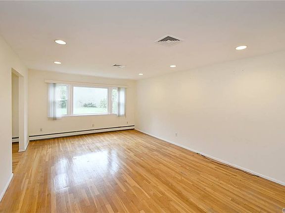 5th image of 57 Arbor Ln