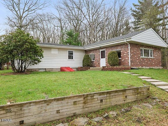 2nd image of 207 Sunset Hill Rd