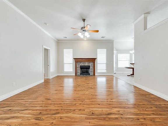 5th image of 533 SW 158th Ter