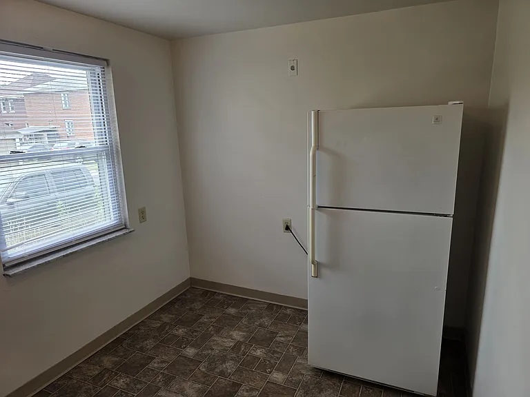 1110 Monroeville Ave #3 — Photo 15