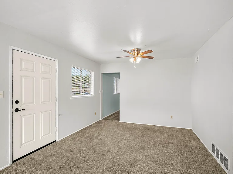 3641 Martha St — Photo 11