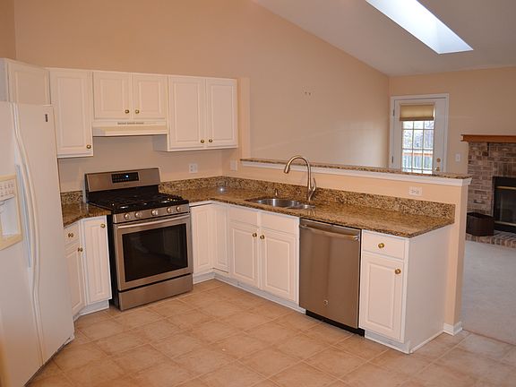 3rd image of 1316 Manchester Dr